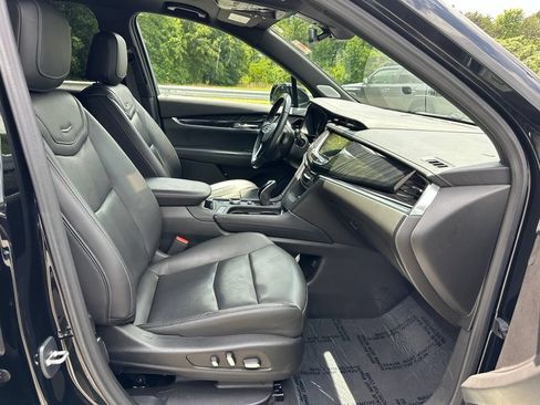Used 2022 Cadillac XT6 Premium Luxury AWD/4WD image 18