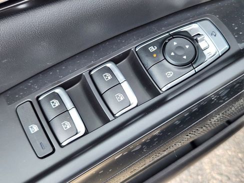 New 2025 Kia Carnival SX image 8