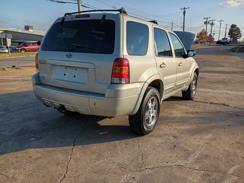 Used 2005 Ford Escape Limited image 2