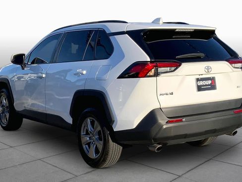 Used 2022 Toyota RAV4 XLE w/ Convenience Package FWD image 12