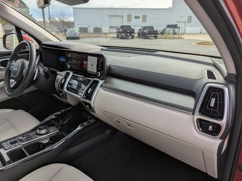 Used 2023 Kia Sorento SX Prestige image 25
