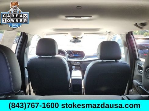 Used 2024 Chevrolet Trax LT w/ Sunroof Package FWD image 2