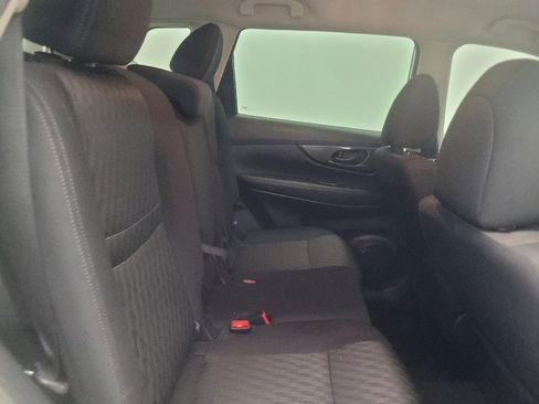 Used 2020 Nissan Rogue S FWD image 19