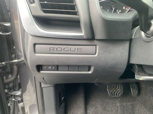 Used 2023 Nissan Rogue S image 15