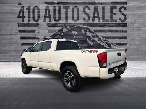 Used 2016 Toyota Tacoma TRD Sport AWD/4WD image 8
