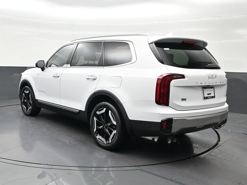 Used 2023 Kia Telluride S AWD/4WD image 3