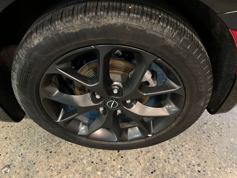 Used 2025 Chrysler Pacifica Limited image 34