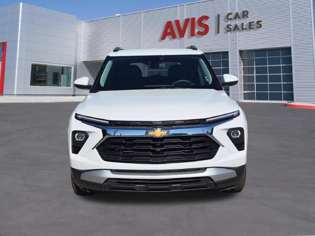 Used 2026 Chevrolet TrailBlazer LT FWD image 2