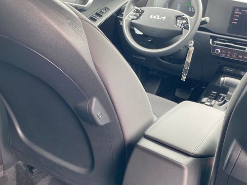 New 2026 Kia Niro LX FWD image 23