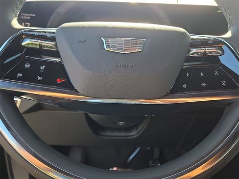 New 2026 Cadillac Vistiq Sport image 30