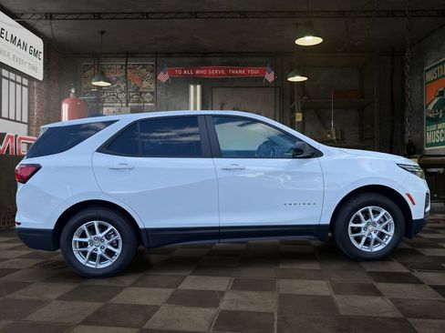 Certified 2023 Chevrolet Equinox LS w/ LS Convenience Package AWD/4WD image 8