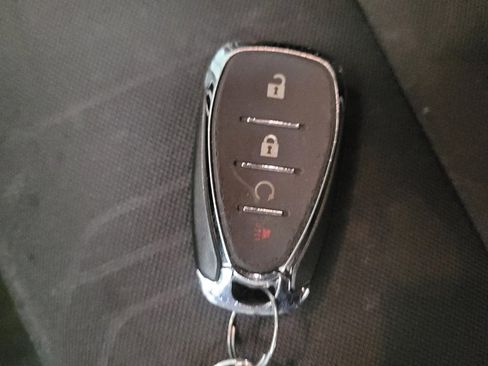 Used 2020 Chevrolet Trax LT w/ LT Convenience Package image 32