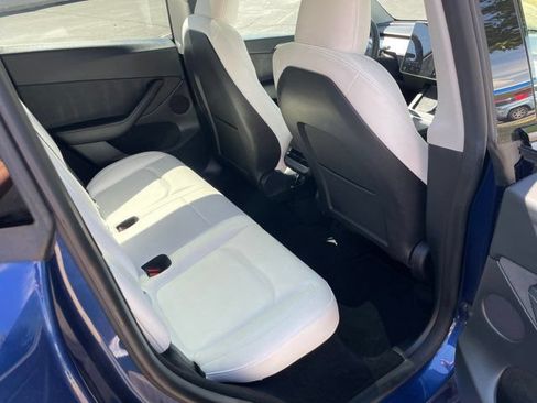 Used 2024 Tesla Model Y Long Range AWD/4WD image 18
