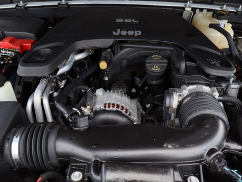 Used 2020 Jeep Gladiator Mojave AWD/4WD image 28