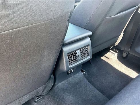 Used 2025 Toyota Camry SE FWD image 10
