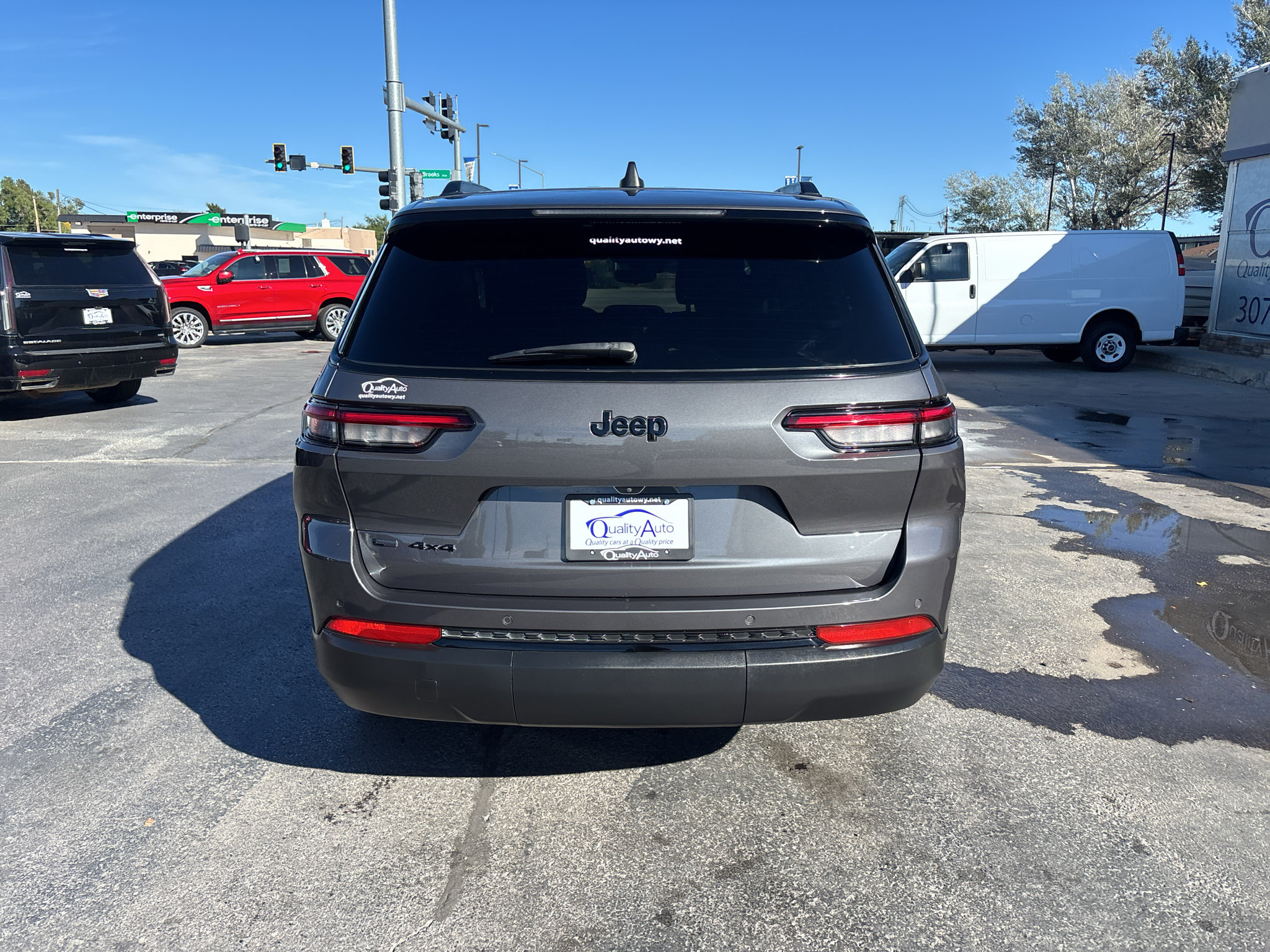 Used 2023 Jeep Grand Cherokee L Laredo AWD/4WD image 7
