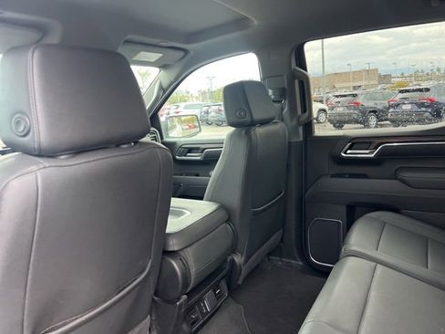 Used 2025 GMC Sierra 1500 SLT image 18