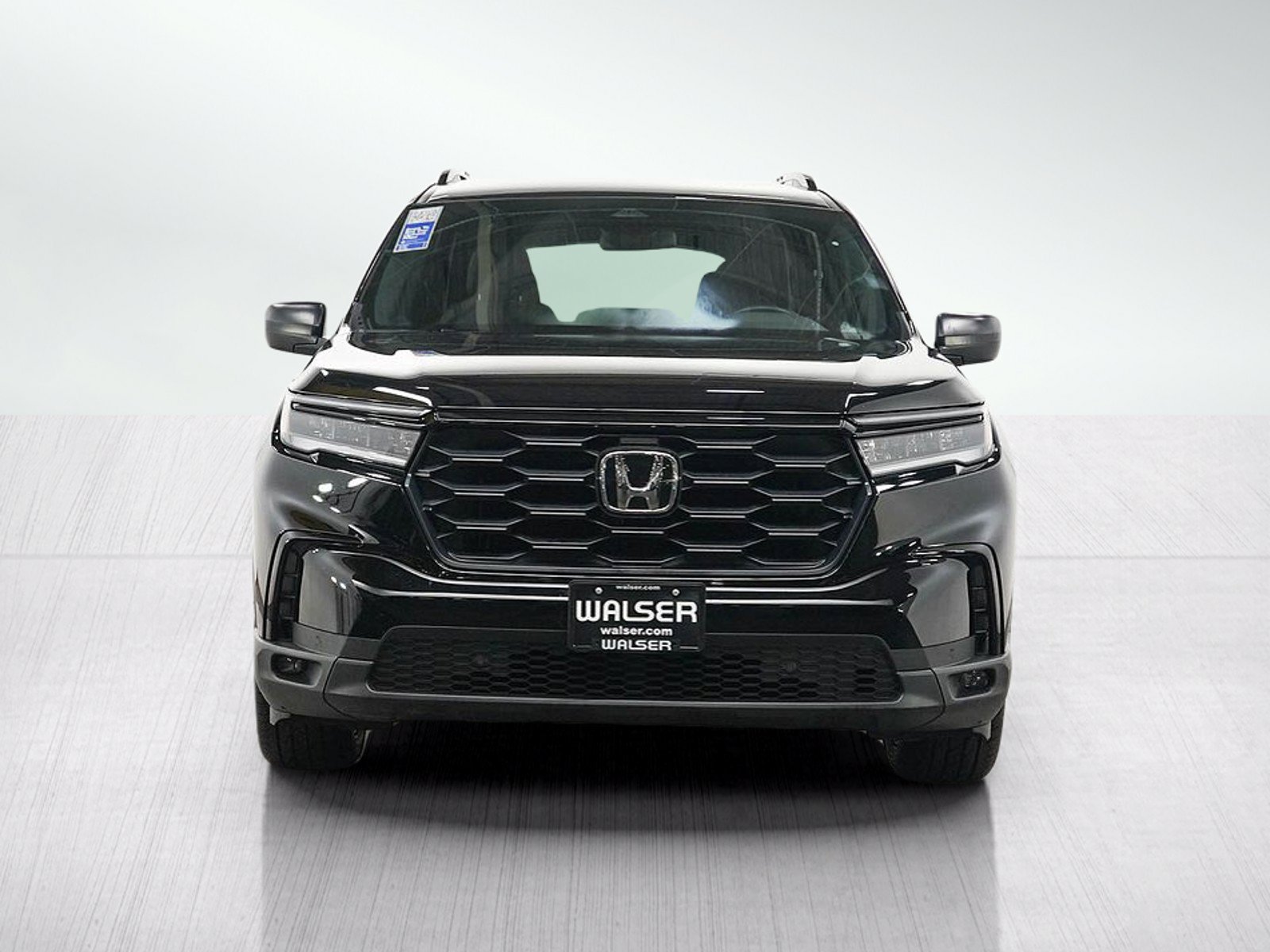 Used 2025 Honda Pilot Sport image 8
