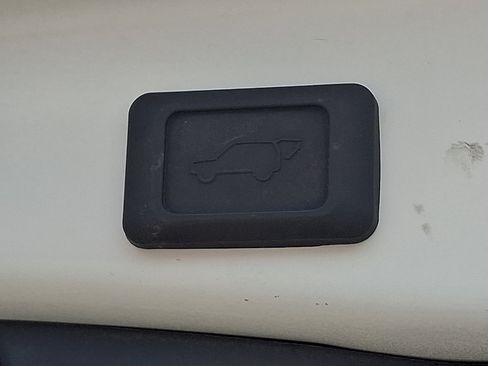 Certified 2021 Toyota RAV4 XLE w/ Convenience Package AWD/4WD image 31