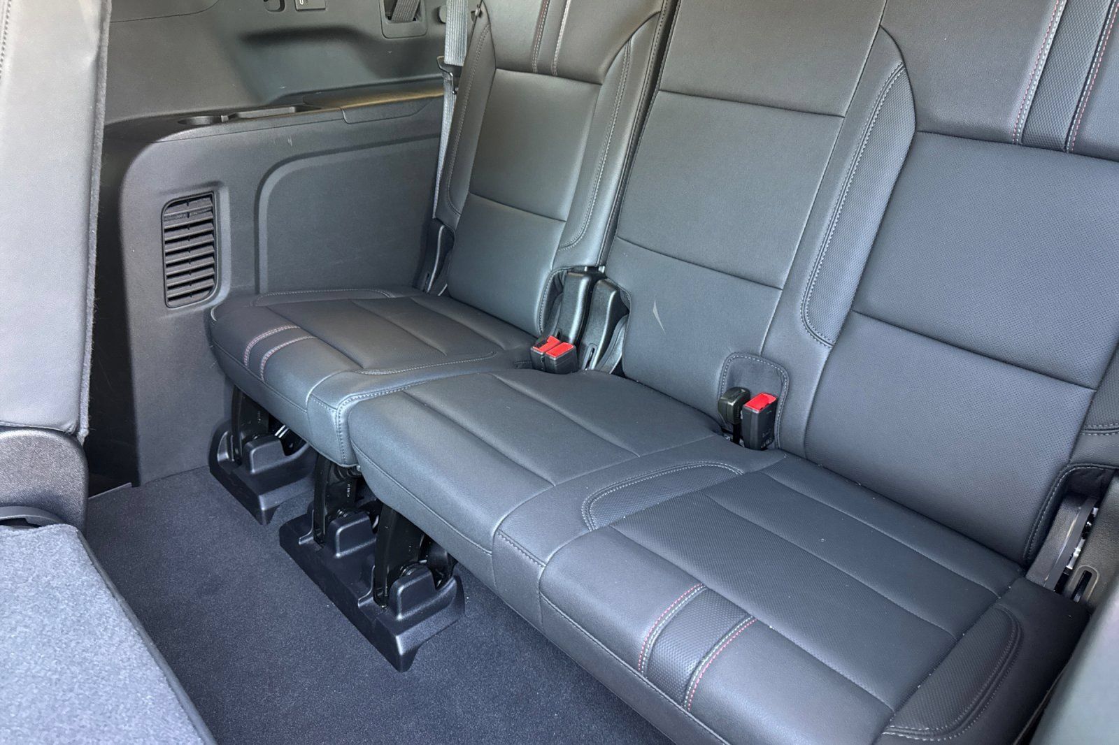 Certified 2026 Chevrolet Suburban RST RWD image 16