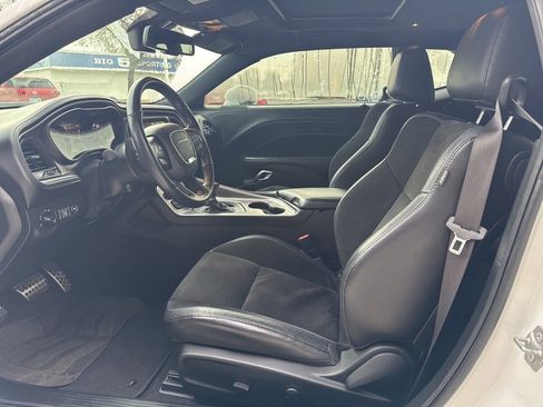 Used 2022 Dodge Challenger GT w/ Plus Package image 10