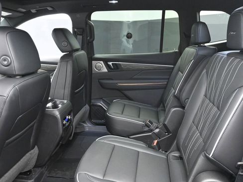 Used 2026 Buick Enclave Avenir w/ Super Cruise Package image 14