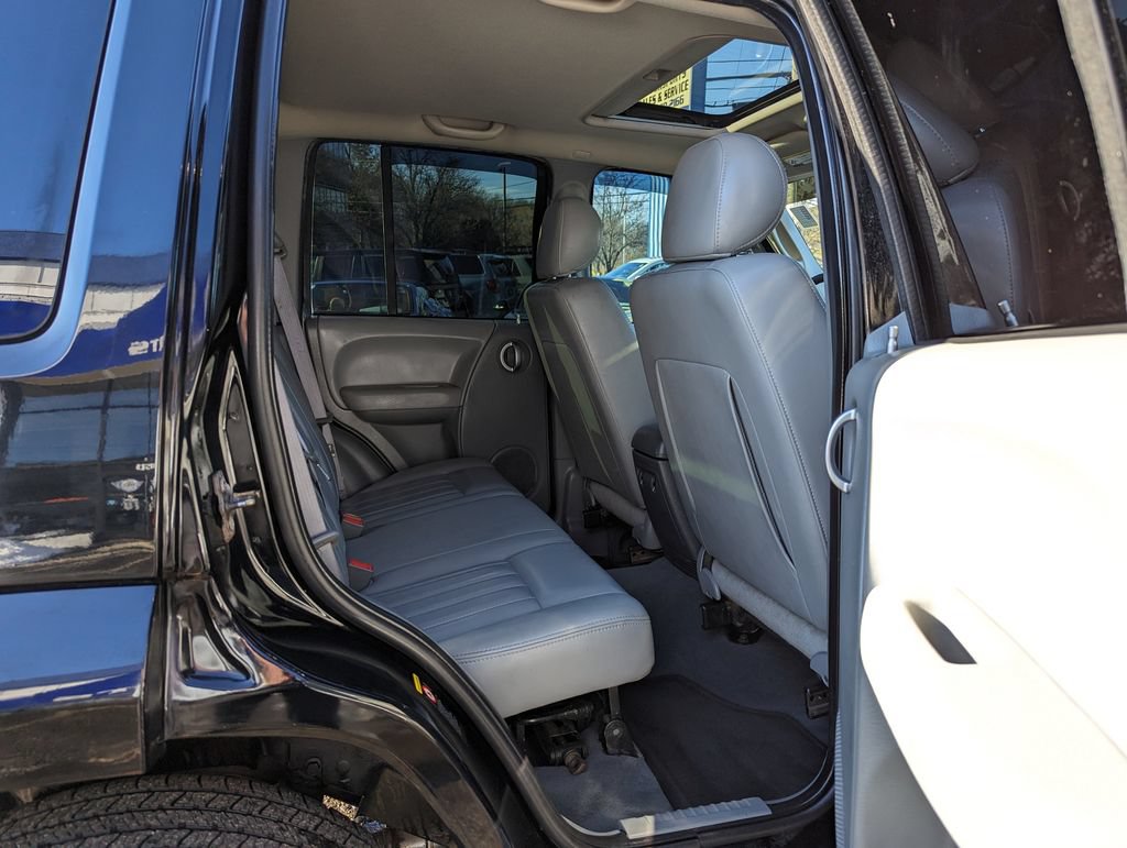 Used 2005 Jeep Liberty Limited AWD/4WD image 36