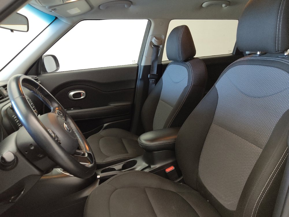Used 2019 Kia Soul + FWD image 17
