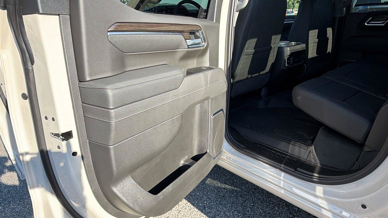 New 2026 Chevrolet Silverado 1500 RST w/ RST All Star Premium Package AWD/4WD image 18