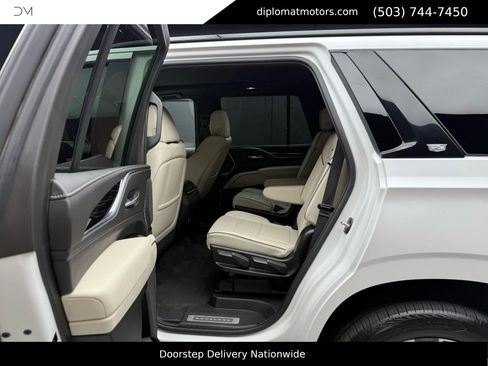 Used 2022 Cadillac Escalade Sport w/ Touring Package image 21