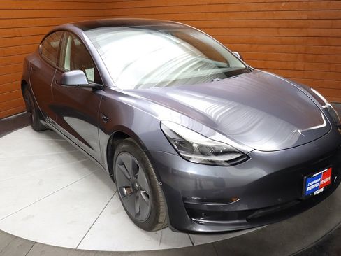 Used 2023 Tesla Model 3 Standard Range image 13