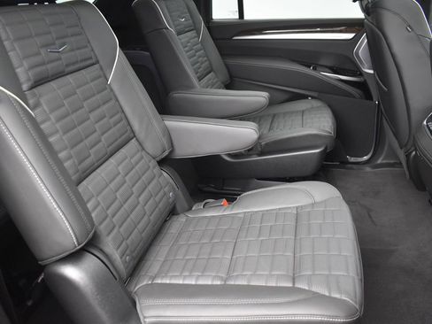 Certified 2026 Cadillac Escalade ESV Platinum Sport w/ LPO, ONYX Package image 36