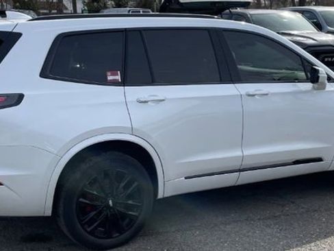 Used 2023 Cadillac XT6 Sport image 6