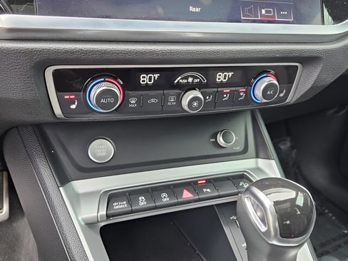 Used 2020 Audi Q3 2.0T Premium w/ Convenience Package image 20