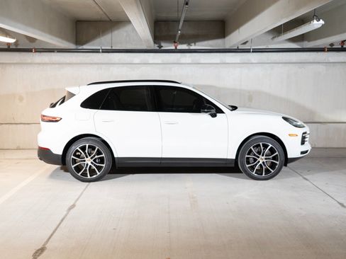 Certified 2023 Porsche Cayenne Platinum Edition AWD/4WD image 8