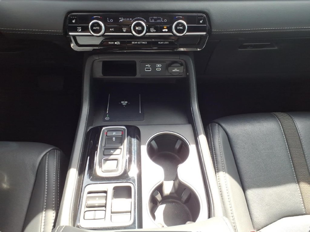 Used 2025 Honda Pilot Touring image 24