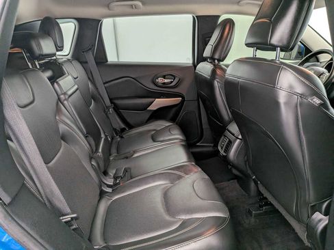 Used 2018 Jeep Cherokee Limited w/ Luxury Group image 21