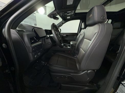 Used 2025 Chevrolet Suburban High Country w/ Sun And Tow Package AWD/4WD image 13