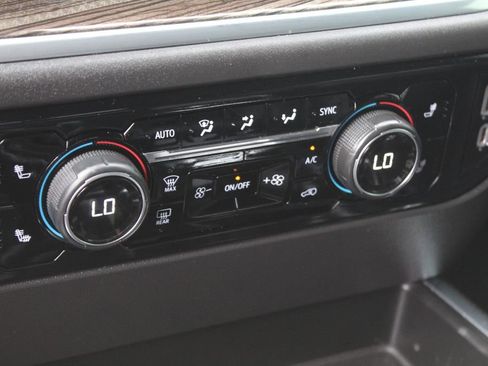 Used 2022 Chevrolet Silverado 1500 LT Trail Boss w/ Convenience Package II AWD/4WD image 29