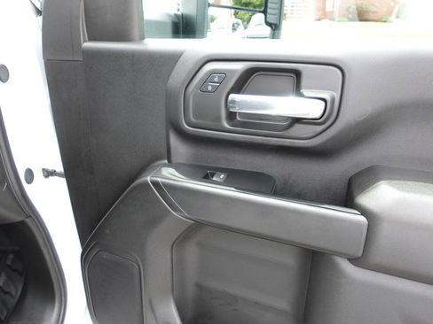 Used 2024 GMC Sierra 2500 Pro w/ Convenience Package image 32