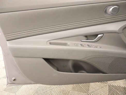 Used 2025 Hyundai Elantra Sport image 17