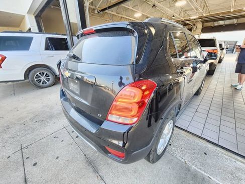 Used 2020 Chevrolet Trax LT w/ LT Convenience Package FWD image 4