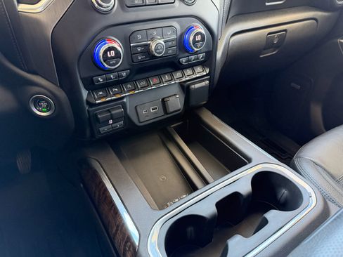 Used 2021 GMC Sierra 1500 Denali w/ Denali Ultimate Package AWD/4WD image 26
