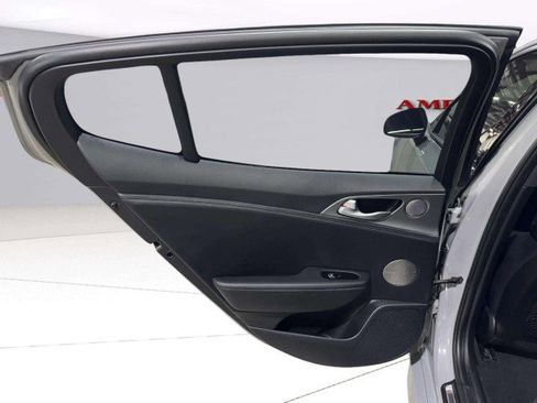 Used 2019 Kia Stinger GT1 image 39