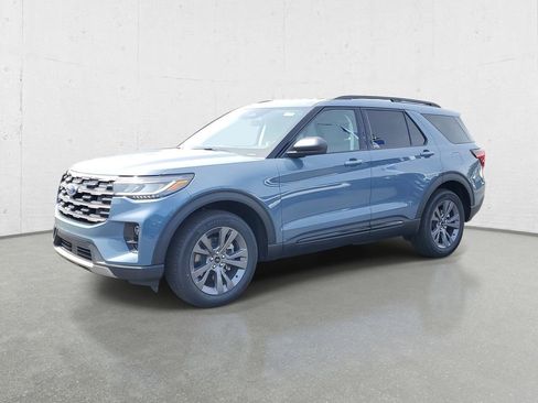 New 2026 Ford Explorer Active AWD/4WD image 4