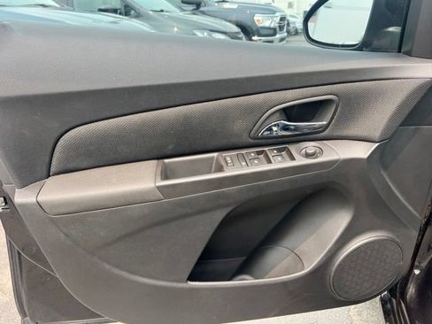 Used 2015 Chevrolet Cruze LT FWD image 15