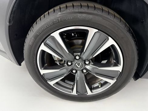 Used 2019 Lexus UX 200 FWD image 31