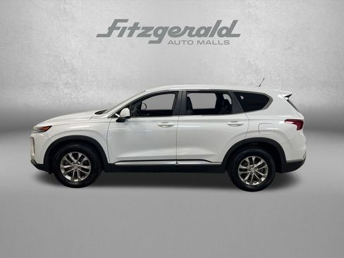 Used 2019 Hyundai Santa Fe SE FWD image 2
