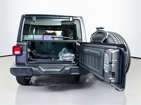 Used 2025 Jeep Wrangler Sport image 30