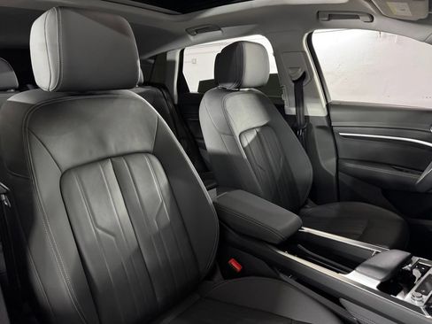 Used 2021 Audi e-tron Premium w/ Convenience Plus Package AWD/4WD image 49